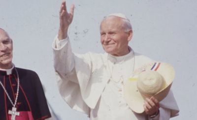 El día que Juan Pablo II se rió a carcajadas de las imitaciones de Quemil Yambay