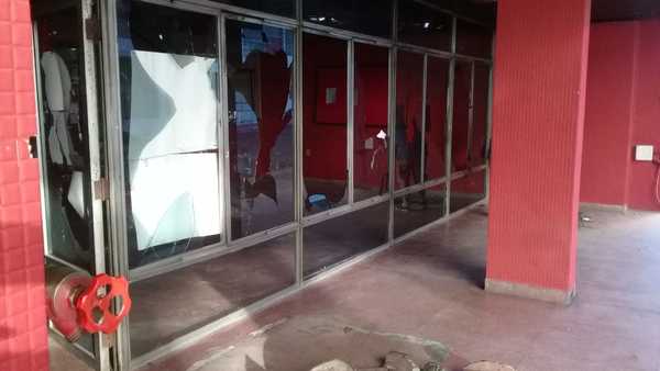Desde la ANR piden identificar a responsables de hechos vandálicos contra edificio partidario - Megacadena — Últimas Noticias de Paraguay