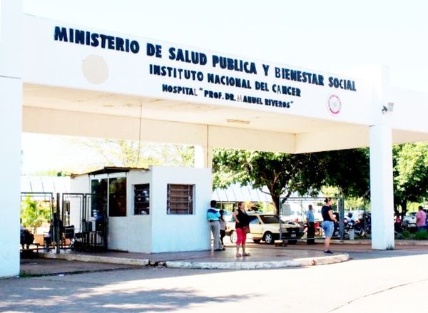 Más de 25 pacientes con cáncer aún no reciben medicamentos que solicitaron vía amparo judicial y ya no pueden esperar - Nacionales - ABC Color