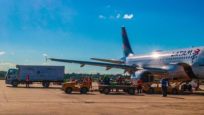 Arbo hace nuevos anuncios sobre vacunas, en medio de controversia con exembajador en Argentina