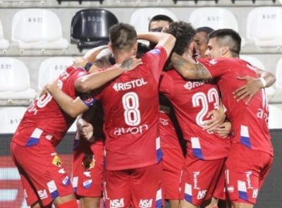 Nacional golea a Olimpia en Para Uno