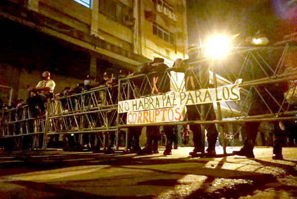 #QueSeVallanTodos sexto día de manifestación. | OnLivePy