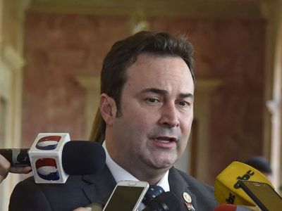 Salpicado por varios escándalos, renunció Gubetich a IPS - Nacionales - ABC Color