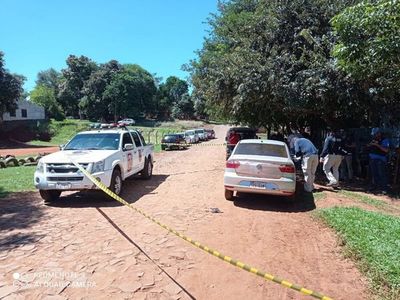 Tras persecución policial con disparos, desconocidos abandonaron vehículo