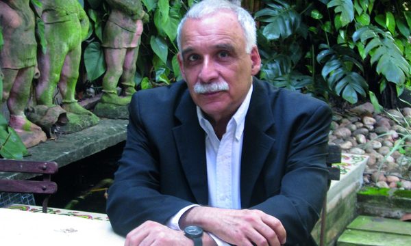 Ticio Escobar comenta la situación del Teatro Municipal