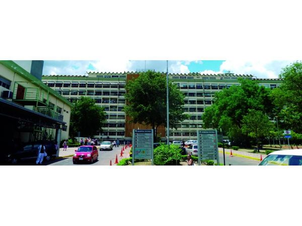 Industriales y gremio piden renuncia de Gubetich, tras crisis de fármacos