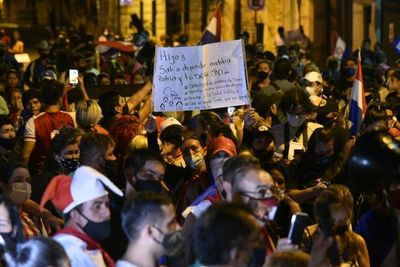 Cultura del “after office revolucionario” toma fuerza y aseguran que protestas van a seguir - Nacionales - ABC Color