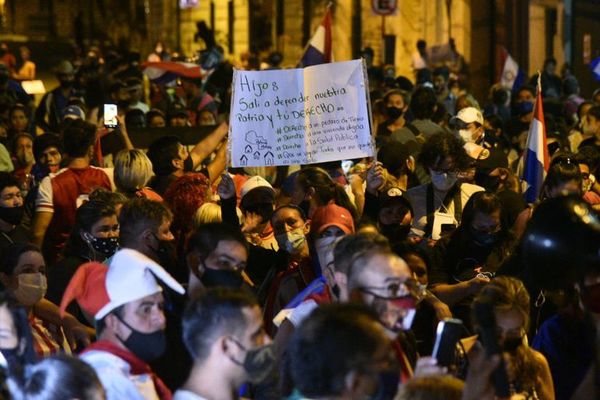 Cultura del “after office revolucionario” toma fuerza y aseguran que protestas van a seguir - Nacionales - ABC Color