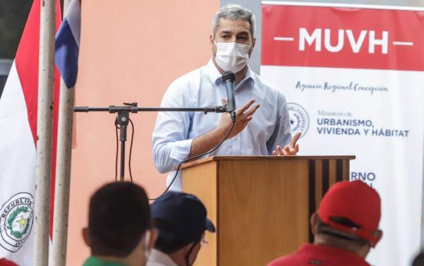 Mario Abdo pidió suspender marcha de funcionarios públicos