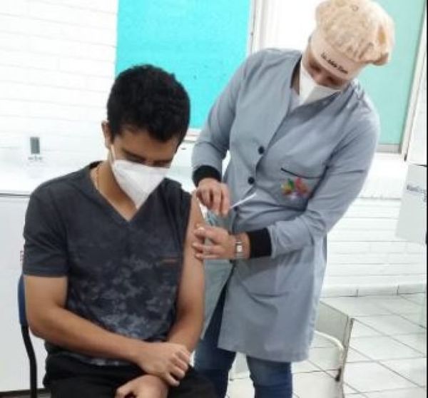 En Pedro Juan, Funcionarios de salud comenzaron a vacunarse contra el Covi-19