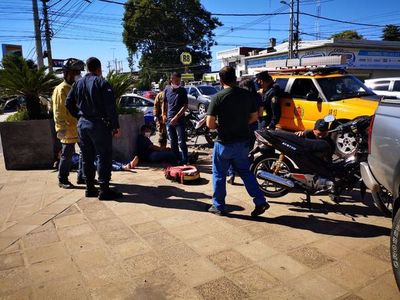 Motociclistas chocan sobre avenida Eusebio Ayala - Nacionales - ABC Color
