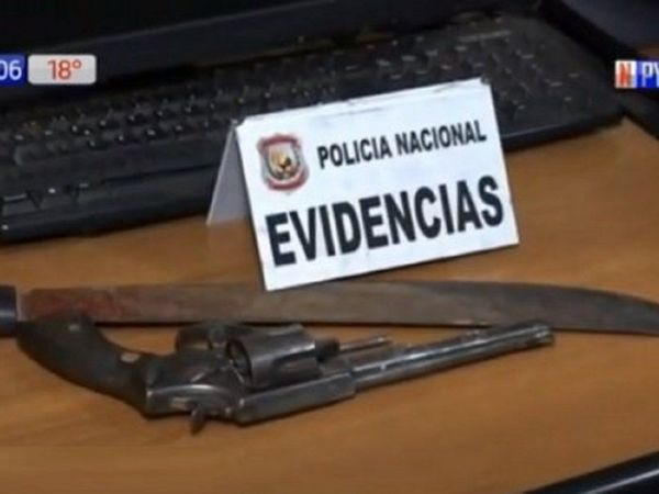 Un joven es detenido por amenazar e intentar agredir a su madre