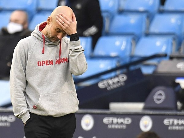 Guardiola, furioso con el VAR