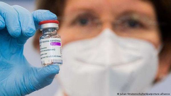 Dinamarca suspende la vacuna AstraZeneca; mientras que Reino Unido afirma que es segura y eficaz