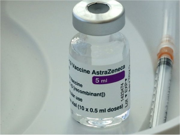 Italia suspende la vacunación con un lote de AstraZeneca