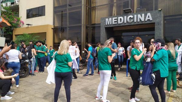 Juez rechaza acción y pide investigar falsificación de certificado de estudios - Nacionales - ABC Color