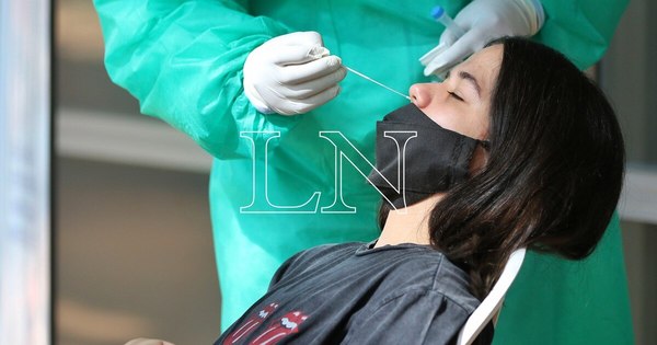 La Nación / Más de 3.500 llamadas por día en el 154: “El 70% requiere agendamiento para hisopado”