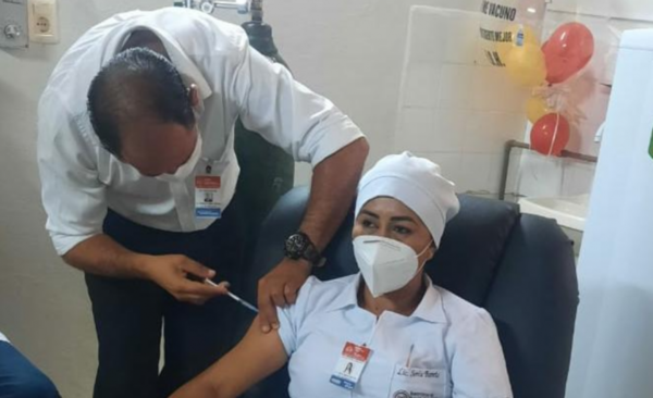Diario HOY | Médicos de Concepción vuelven a recibir vacunas para la covid-19