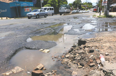 Baches en Lambaré: “Más del 50% no paga su impuesto. Exigen mucho pero no cumplen con su obligación”, responde intendente - Megacadena — Últimas Noticias de Paraguay