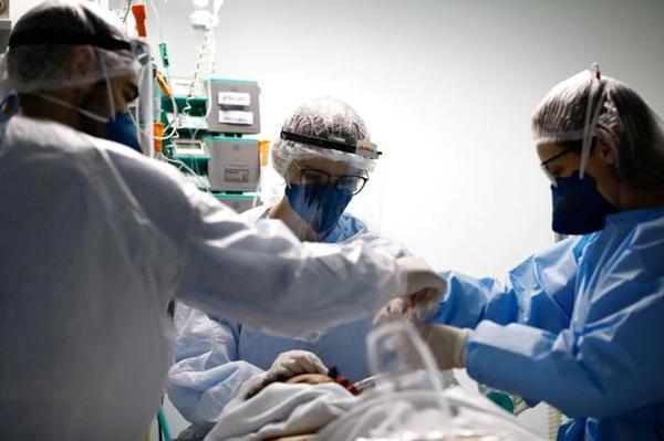 "Estamos con las camas colapsadas; parece un campo de guerra", dice médica