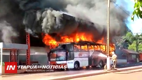 PARADA DE ÓMNIBUS DE EDELIRA INUTILIZABLE TRAS INCENDIO DE AYER