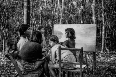 Muestra “Campesina rekové” expone las fotografías analógicas del padre Blanch