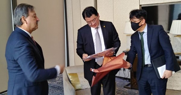 La Nación / Embajada contacta con gobierno de Corea para adquirir vacunas