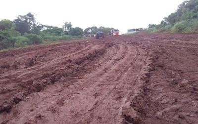 Pobladores de Mbaracayú anuncian nueva manifestación para exigir anhelada obra - ABC en el Este - ABC Color