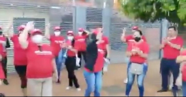 La Nación / La “barra” de Mario Abdo hizo hurras desde Villarrica