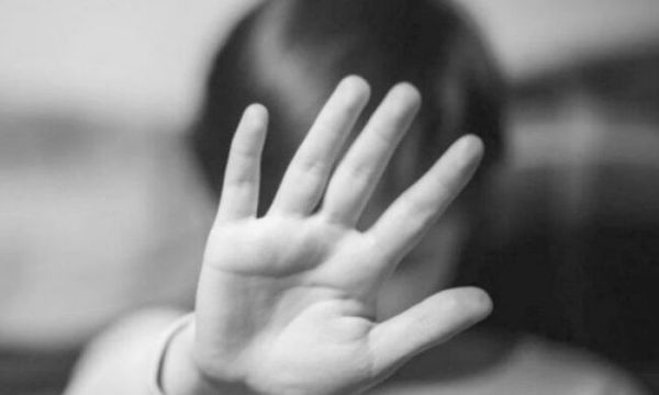 Detienen a un hombre sospechoso de abusar de sus dos hijas