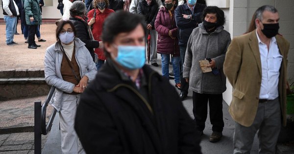La Nación / Toda la población de Uruguay podría estar inmunizada en 4 meses