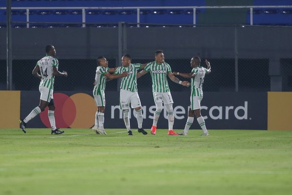 Guaraní cae de local ante Atlético Nacional y complica sus chances