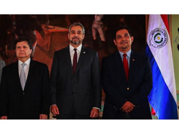 El canciller admite incapacidad de gestión y plantea banco de vacunas