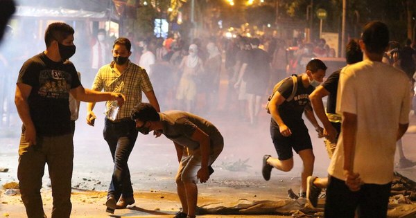 La Nación / Aprehendieron a 6 supuestos infiltrados en la manifestación