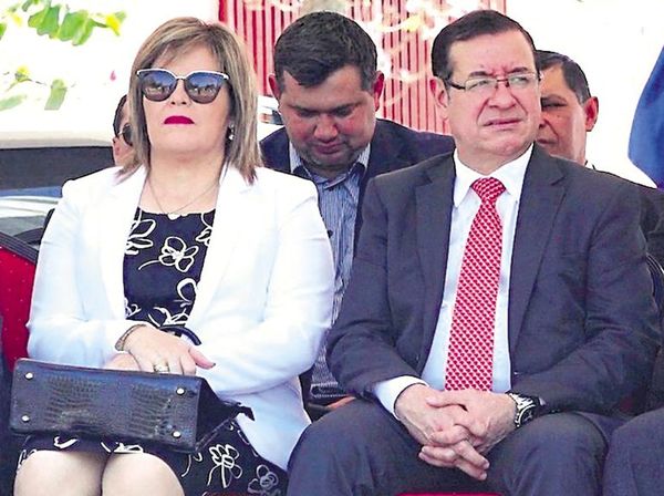 Posponen audiencia preliminar del diputado Miguel Cuevas, su hijo y su esposa  - Nacionales - ABC Color