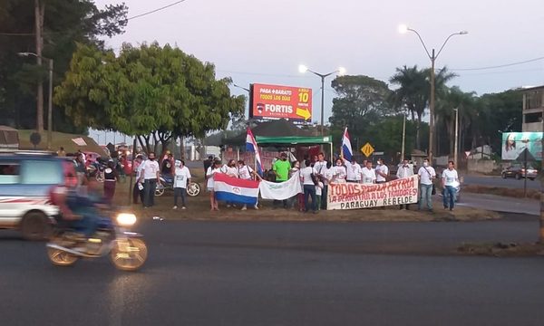 Conductores están hartos de manifestantes que bloquean ruta en CDE