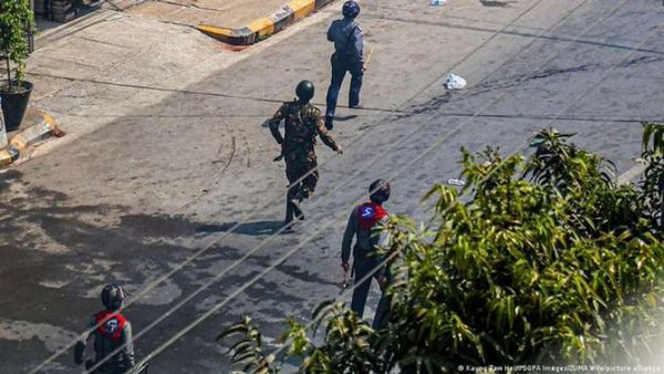 Reino Unido insta a sus ciudadanos a abandonar Birmania, donde aumenta la represión contra la prensa