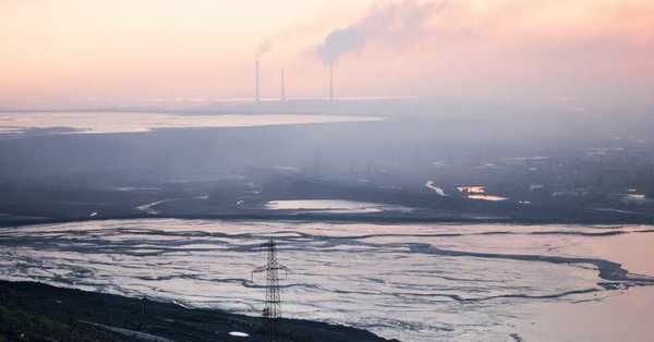 Rusia quiere enviar a sus presos al Ártico para que ayuden a limpiar la contaminación - SNT
