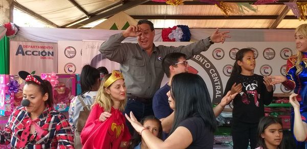Denuncian que la Gobernación de Central no pagó cuotas de las becas universitarias y los alumnos pueden perder el año - Nacionales - ABC Color