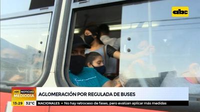 Aglomeración en buses por regulada de transportistas - ABC Noticias - ABC Color