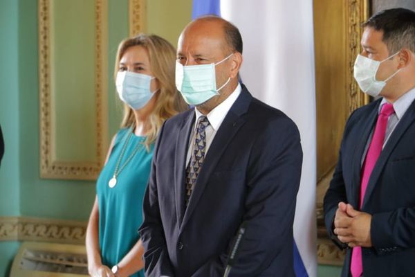 Responsabilizan al titular del Senado de siderales aumentos salariales en plena pandemia - Nacionales - ABC Color