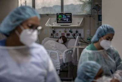 Pacientes con covid-19, en lista de espera para ocupar una cama de terapia intensiva - Nacionales - ABC Color