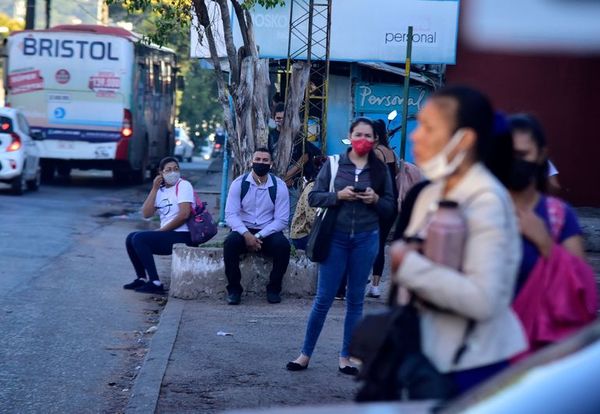 Regulada de transportistas produce aglomeraciones en los ómnibus - Nacionales - ABC Color