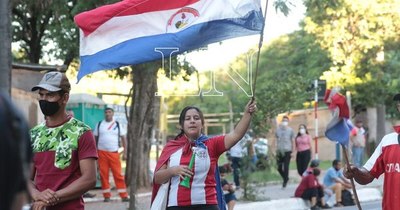 La Nación / Festival artístico y caravanas se anuncian en la octava jornada de manifestaciones