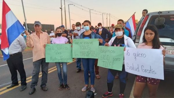 Pedido de juicio político resuena en cada rincón del país