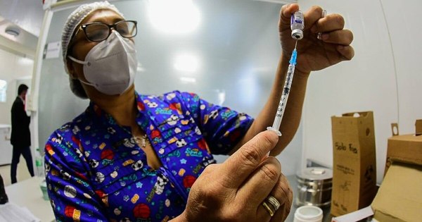 La Nación / Vacunas COVID-19: “Con los chinos no es fácil comunicarse, por el tema de los horarios”