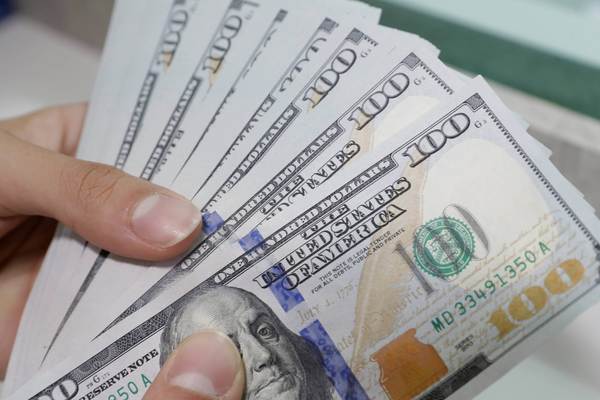 El peso mexicano cierra en 20,72 por dólar tras restablecerse en la semana - MarketData