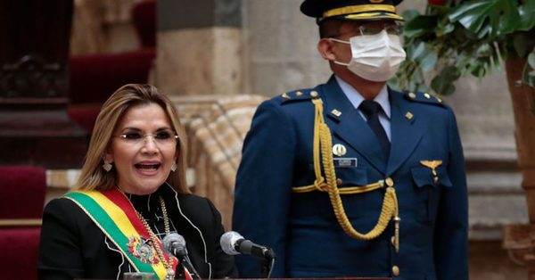 Dictan orden de detención contra expresidenta de Bolivia Jeanine Áñez y varios de sus ministros
