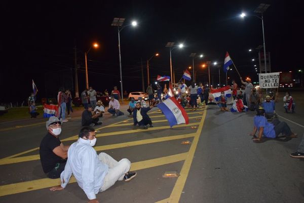 Cierre simbólico de ruta PY01, por indiferencia del gobierno ante necesidad de pueblo - Nacionales - ABC Color