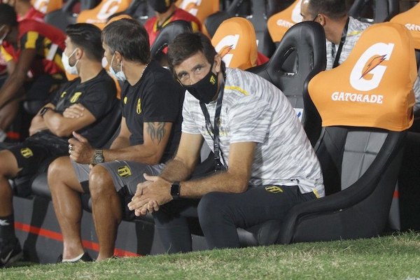 Crónica / “Tenemos fe”, dijo muy seguro el DT Costas